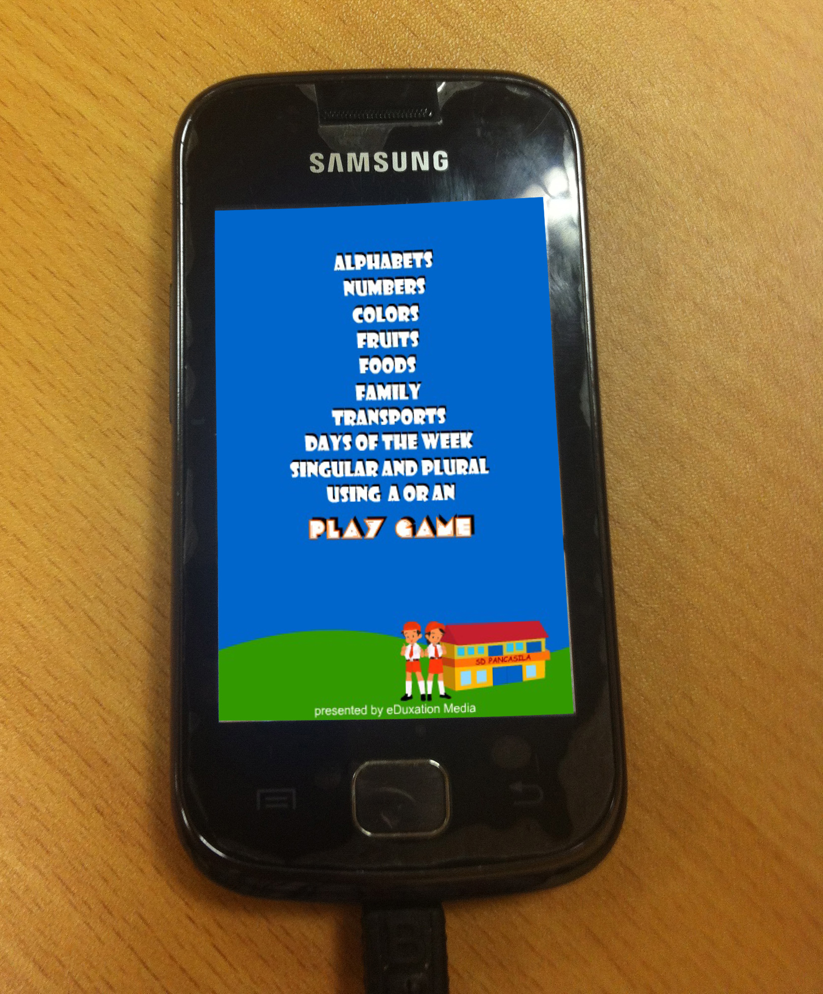 Sebuah aplikasi mobile pelajaran Bahasa Inggris untuk anak sekolah dasar dibuat